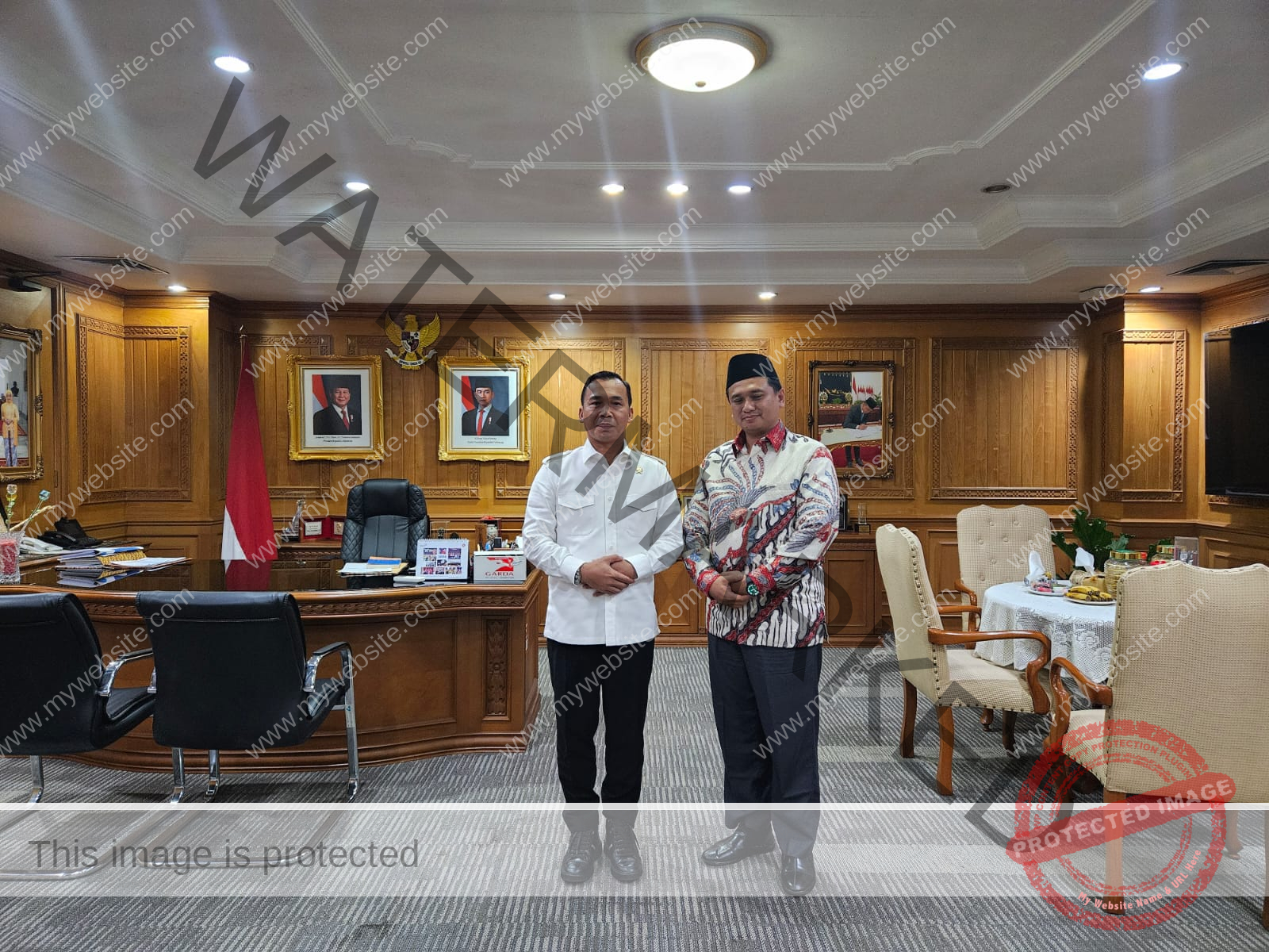 Pimpinan Pondok Pesantren Darul Amanah, KH. Muhammad Fatwa, M.Pd, bersama dengan Menteri Badan Kependudukan dan Keluarga Berencana Nasional (BKKBN), Dr. Wihaji, S.Ag, M.Pd.(ist)