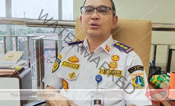 Parkir di Jalan Mayjen Sutoyo